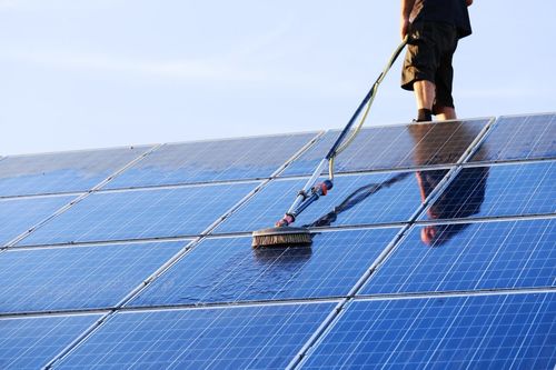 Neueste Unternehmensnachrichten über Wie man Solarmodule pflegt